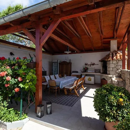Maja And Sanja Apartman Baška