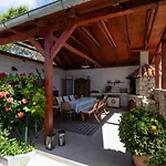 Maja And Sanja Apartament Baška