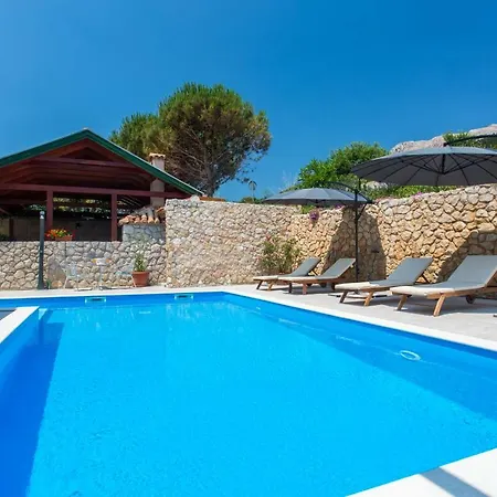 Maja And Sanja Apartmán *